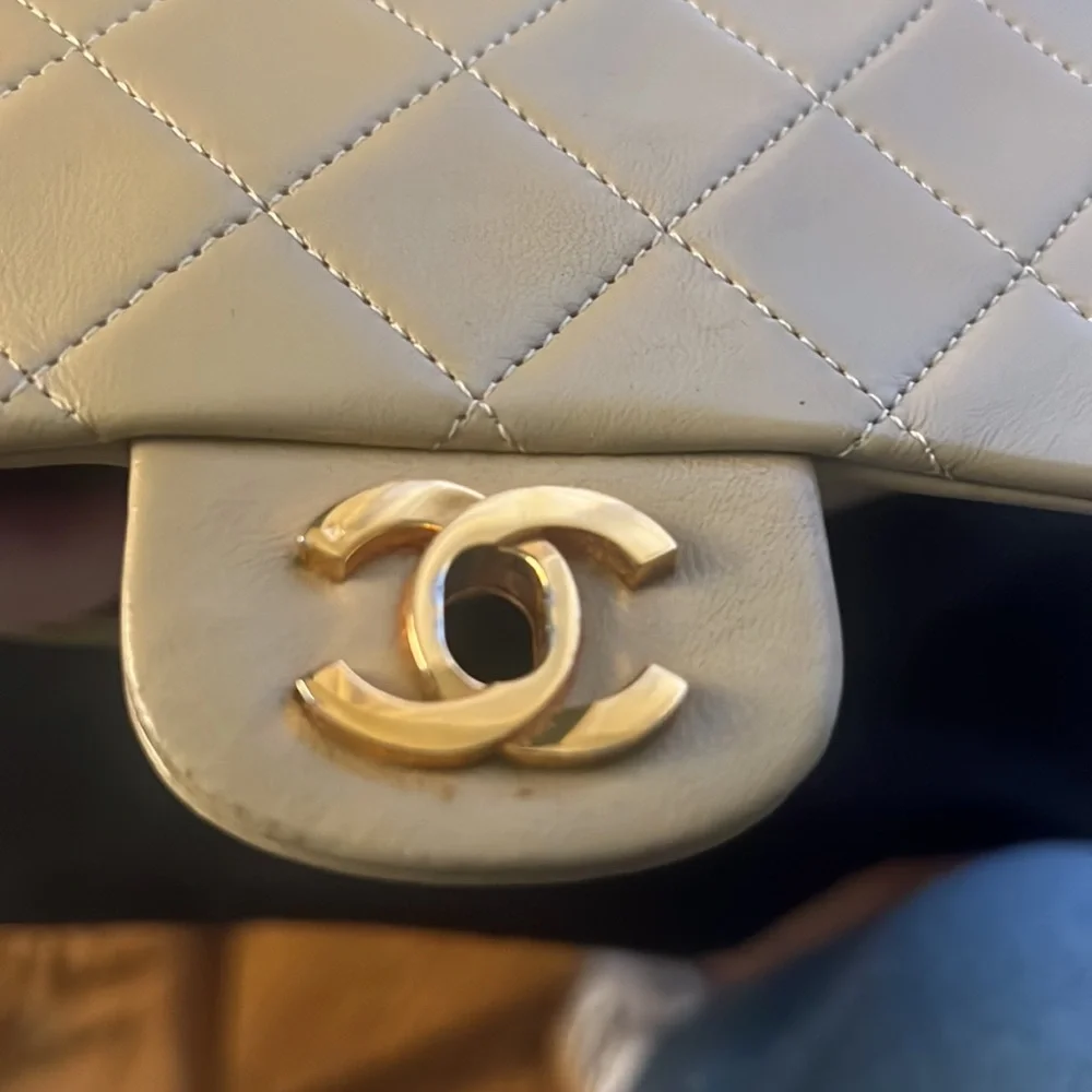 🔥Authentic Chanel medium Double Flap Classic Handbag🔥 - Picture 8 of 17